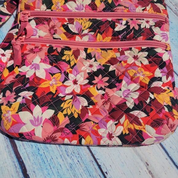 Vera Bradley Women's Triple Zip Multicolor Floral print Crossbody Hipster Bag - Picture 5 of 13